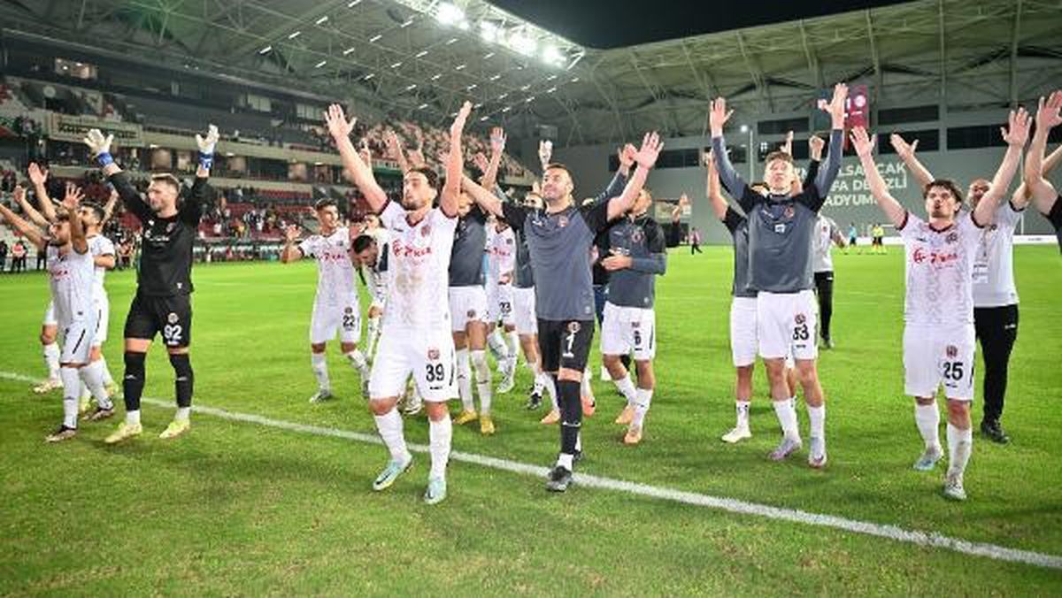 Turgutluspor Karşıyaka'yı Yenerek Lider Oldu