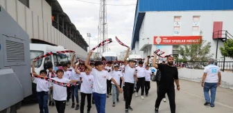 Van'da Dünya Çocuk Günü kutlamaları kapsamında çocuklar stadyuma götürüldü