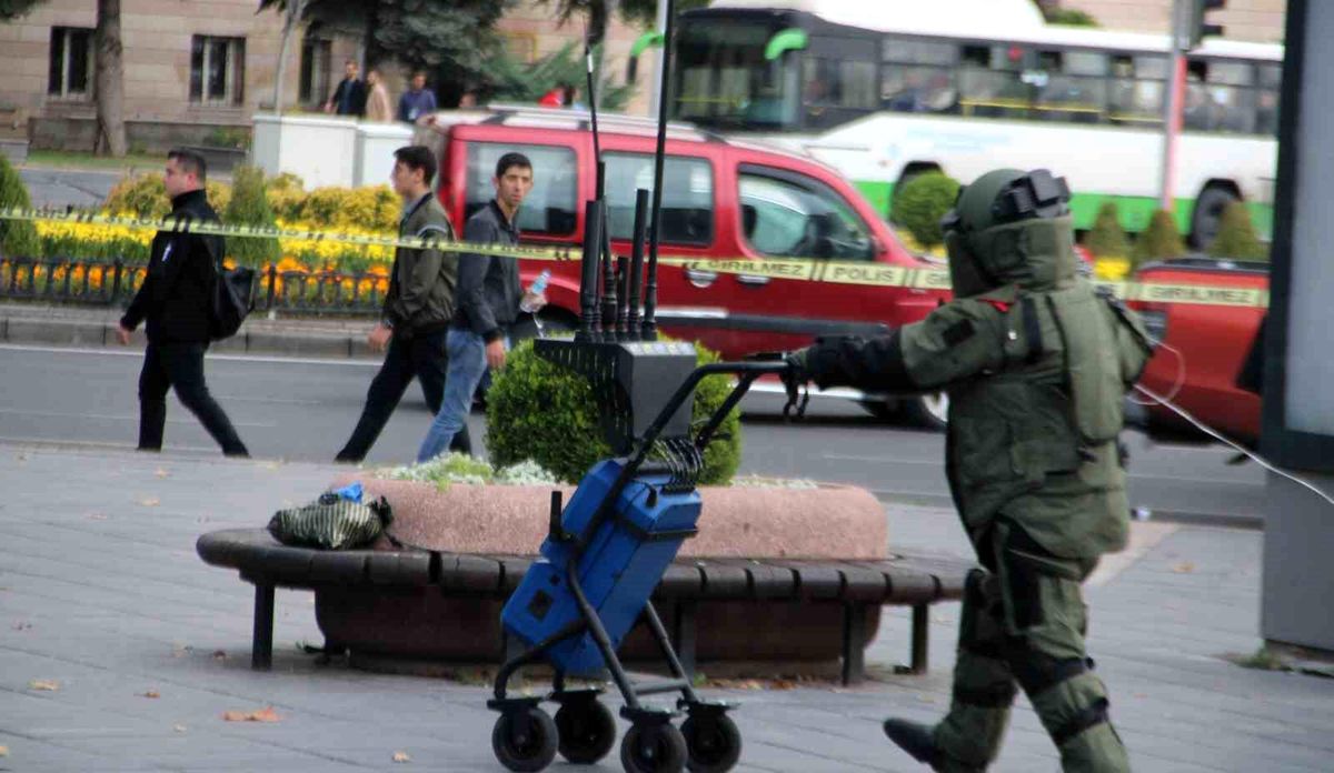 Kayseri'de Yoğunlukta Unutulan Poşet Patlatıldı