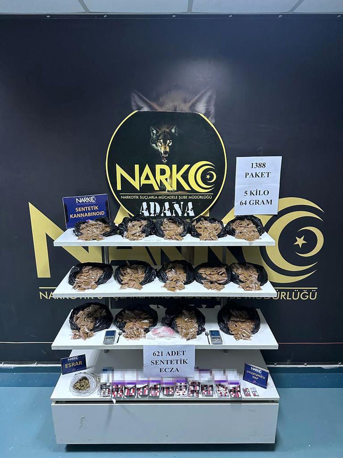 Adana'da yapılan baskında 5 kilo bonzai ele geçirildi