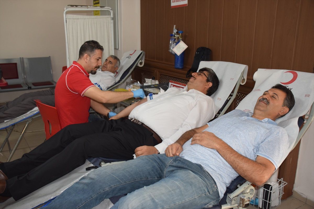Batman İl Milli Eğitim Müdürlüğü Personeli ve Öğretmenler Kan Bağışında Bulundu