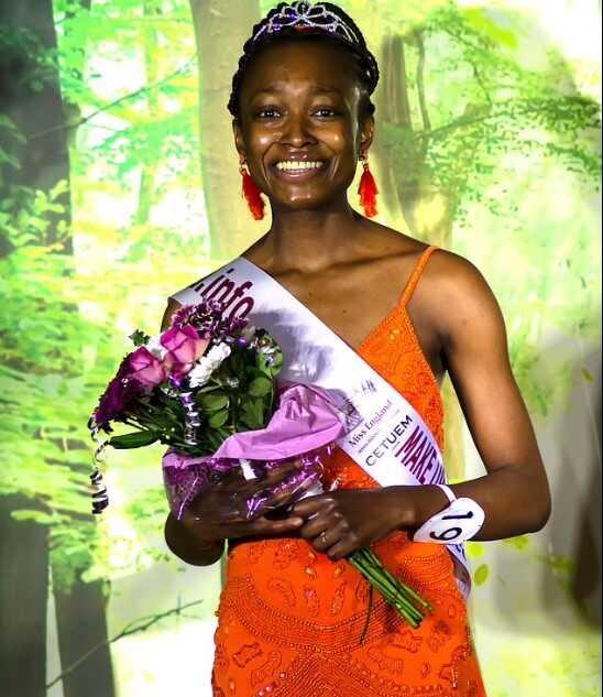 Dünya'da ilk kez Londra'da düzenlenen 'makyajsız' güzellik yarışmasını bir diş hemşiresi kazandı