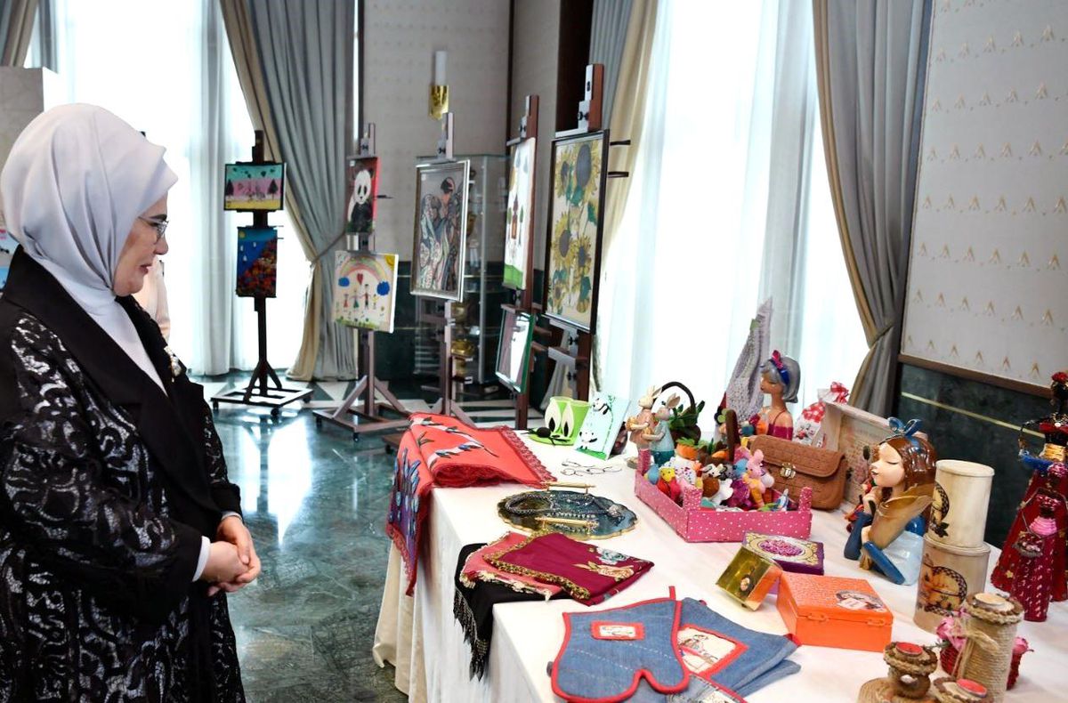 Emine Erdoğan: 'Koruyucu ailelik konusunda ön yargı bariyerlerini aşarak büyük yol katettik'