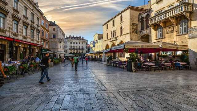 Hırvatistan hangi yarım kürede? Hırvatistan'ın konumu ve harita bilgisi Hırvatistan hangi yarım kürede? Hırvatistan'ın konumu ve harita bilgisi