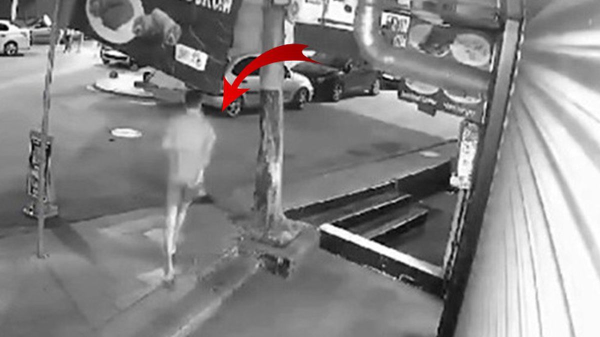 İstanbul'da kaçak göçmen operasyonu! Polisi görünce iç çamaşırıyla camdan atladılar