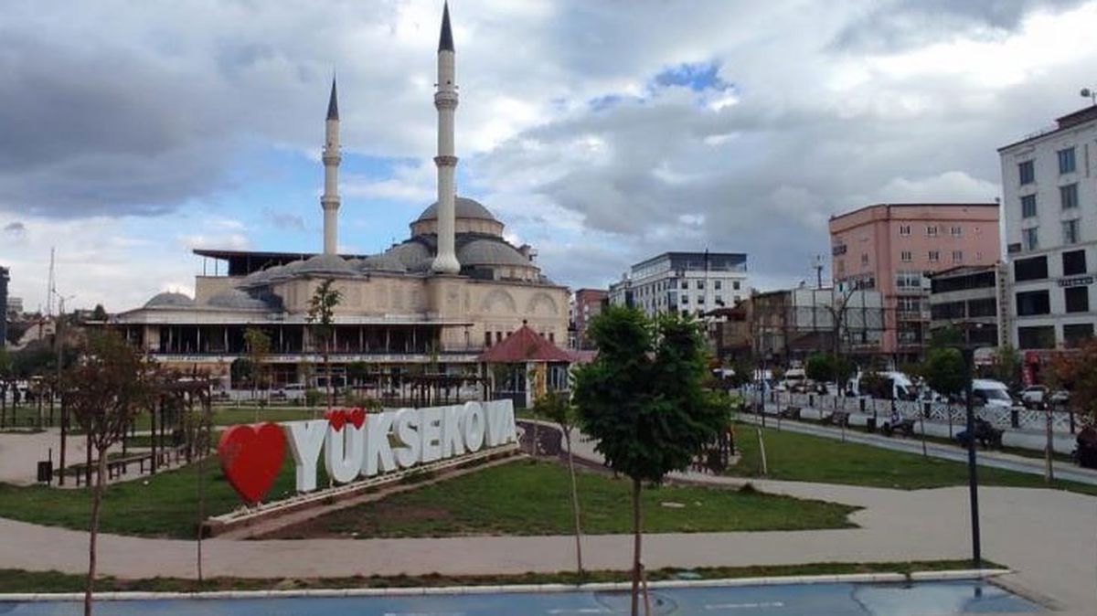 Meteoroloji'nin sarı kodlu uyarıda bulunduğu Hakkari'deki camilerden kuvvetli yağış uyarısı yapıldı