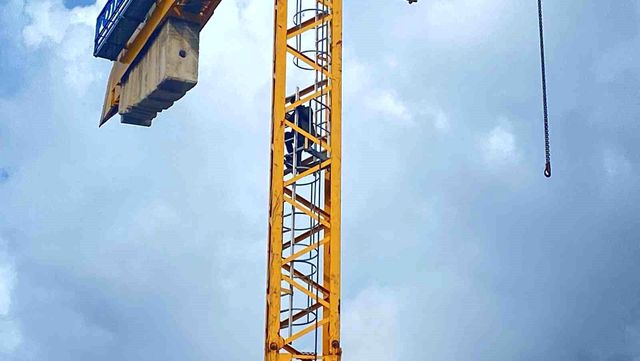 Gebze'deki metro inşaatının işçileri, maaşlarını alamadıkları gerekçesiyle grev başlattı Gebze'deki metro inşaatının işçileri, maaşlarını alamadıkları gerekçesiyle grev başlattı