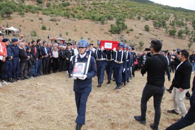 MİKAİL BOZLAĞAN KİMDİR? Şehit Veteriner Mikail Bozlağan kaç yaşında, evli mi, çocuğu var mı, hayat hikayesi nedir? MİKAİL BOZLAĞAN KİMDİR? Şehit Veteriner Mikail Bozlağan kaç yaşında, evli mi, çocuğu var mı, hayat hikayesi nedir?