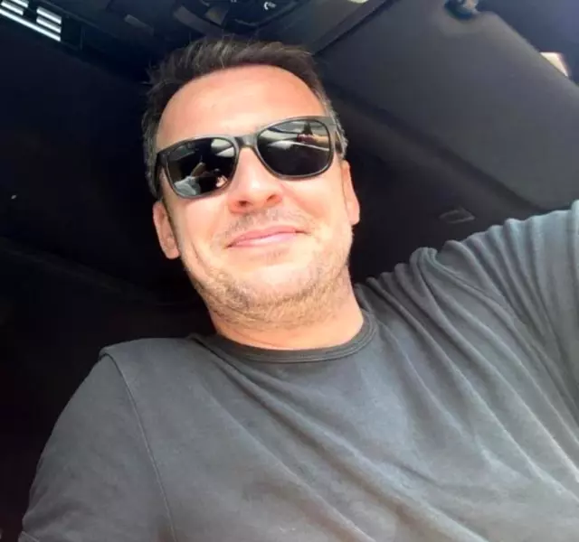 İzmir'de Polis Memuru Eski Sevgilisini Vurup İntihar Etti İzmir'de Polis Memuru Eski Sevgilisini Vurup İntihar Etti