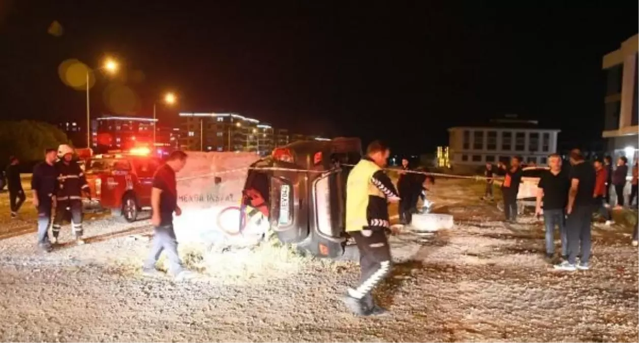 Alkollü sürücünün neden olduğu zincirleme kaza 3 kişiyi yaraladı