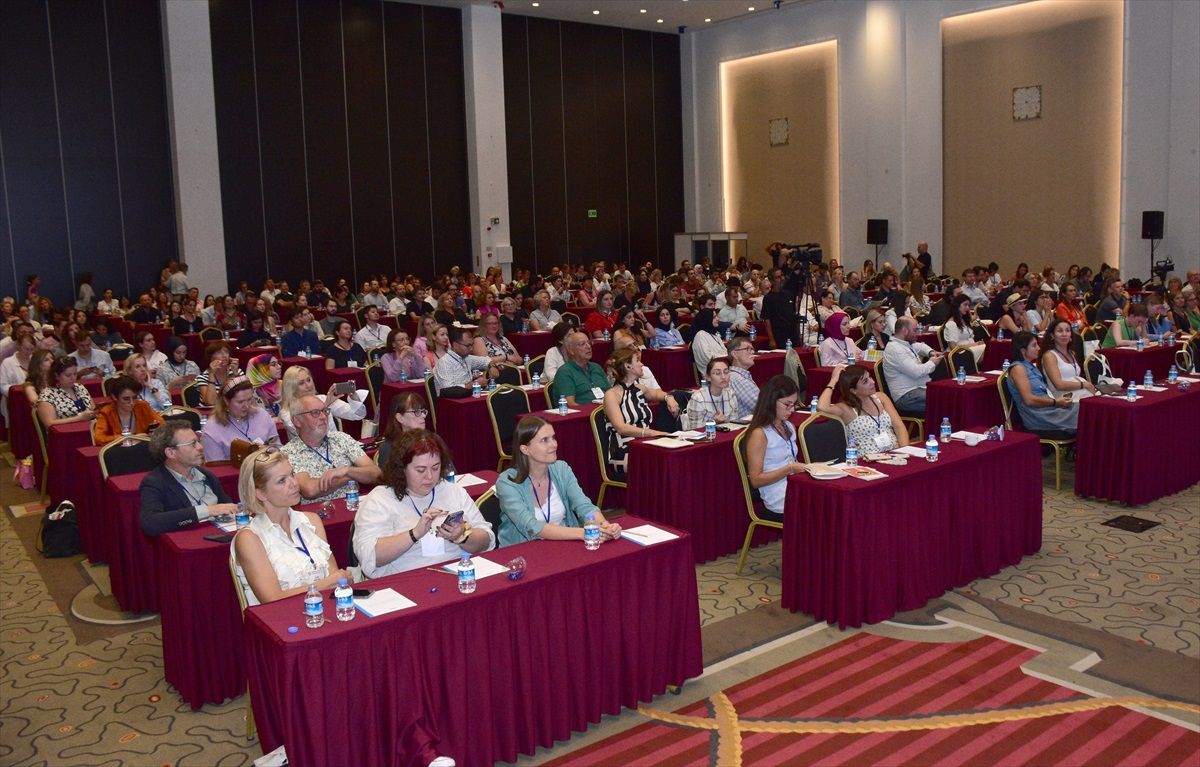 Avrupa Bilişsel Davranışçı Psikoterapiler Kongresi Antalya'da Başladı