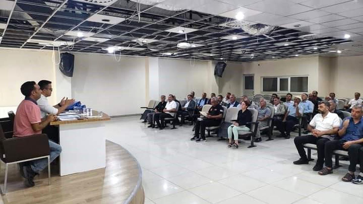 Çermik ilçesinde deprem mağdurları için bilgilendirme toplantısı yapıldı