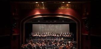 Kadıköy Belediyesi'nin Cumhuriyet'in 100. yılına özel hazırlattığı 'Türkiye' adlı klasik müzik eseri konserle tanıtıldı
