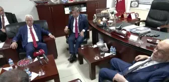 Karamollaoğlu ve Davutoğlu, Emekli Derneklerini Ziyaret Etti: 'Kolay Zengin Olmuş Kesimin Oturdukları Masada Ufak Bir Bahşiş Olarak Verdiği Rakamı...