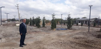 Orta Belediye Başkanı Bayram Yavuz Onay, ilçede yapımı devam eden millet bahçesinde incelemelerde bulundu