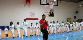 Depremzedelere Karate Kıyafeti Yardımı