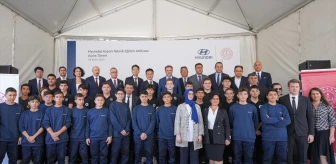 Hyundai Assan, İstanbul'da teknik okula otomobil ve ekipman bağışladı