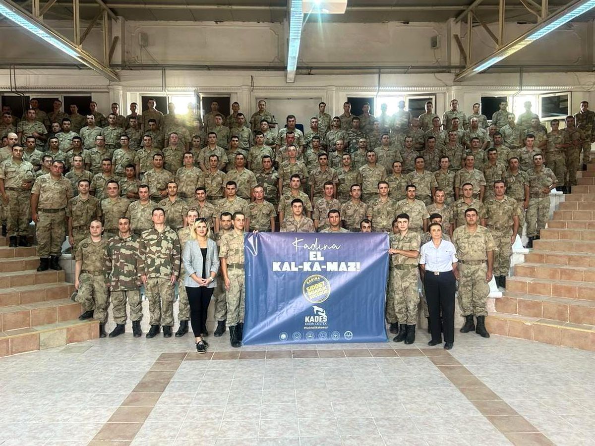 Bilecik Jandarma Er Eğitim Tugayı Kadına Şiddete Karşı Mesaj Gönderdi
