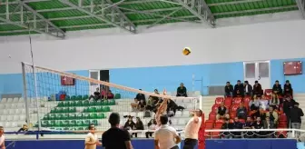 Kayseri'de 100. Yıl Cumhuriyet Kupası Voleybol Turnuvası Düzenlendi
