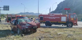 Konya'da hafif ticari araç ile otomobil çarpıştı: 6 yaralı