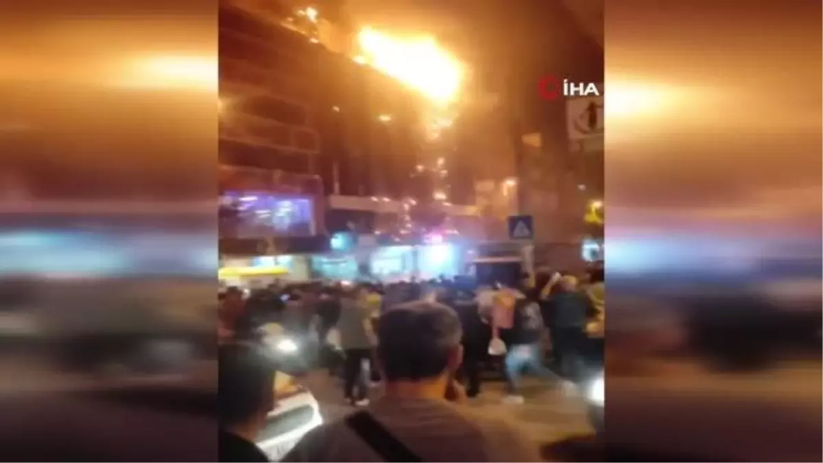 Küçükçekmece'de İş Yerinde Yangın Çıktı