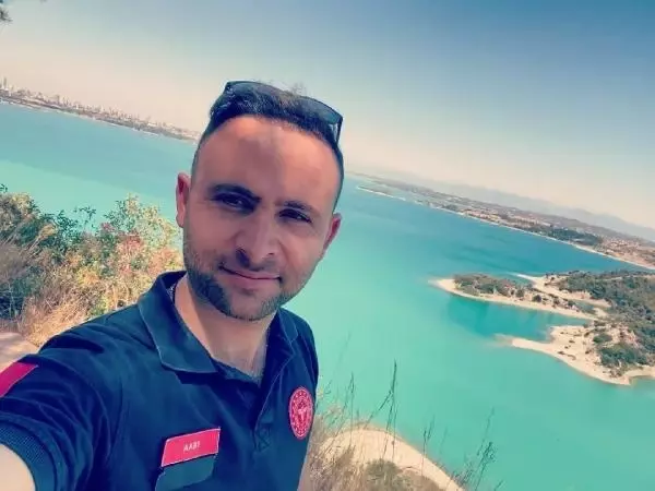 Adana'da Öğrenci Minibüsü ile Çarpışan Motosiklet Sürücüsü ve Kuzeni Hayatını Kaybetti Adana'da Öğrenci Minibüsü ile Çarpışan Motosiklet Sürücüsü ve Kuzeni Hayatını Kaybetti