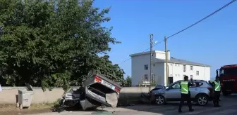 Osmaniye'de Otomobil Çarpışması: 3 Kişi Yaralandı