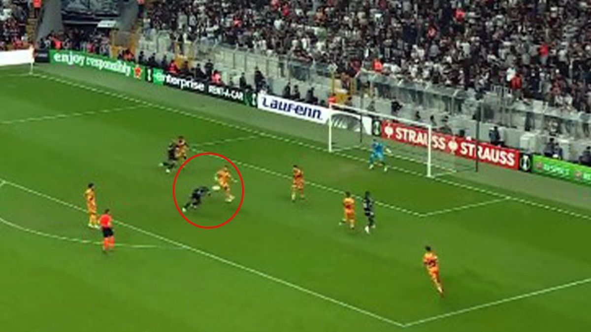 Takımı sırtlamaya devam ediyor! Aboubakar'dan olağanüstü bir gol daha
