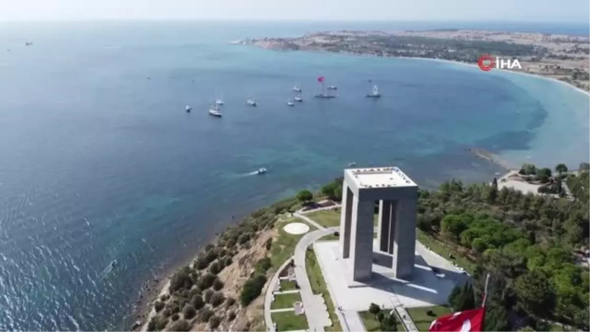 Yelkenliler, Cumhuriyet'in 100'üncü yılında Şehitler Abidesi'ni selamladı