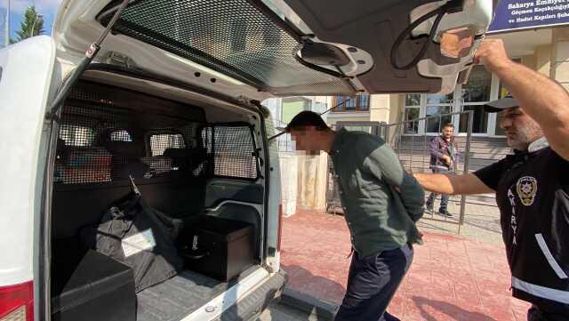 Aldatıldığını düşünüp eşini takip eden adam, hem karısına hem de buluştuğu kişiye kurşun yağdırdı Aldatıldığını düşünüp eşini takip eden adam, hem karısına hem de buluştuğu kişiye kurşun yağdırdı