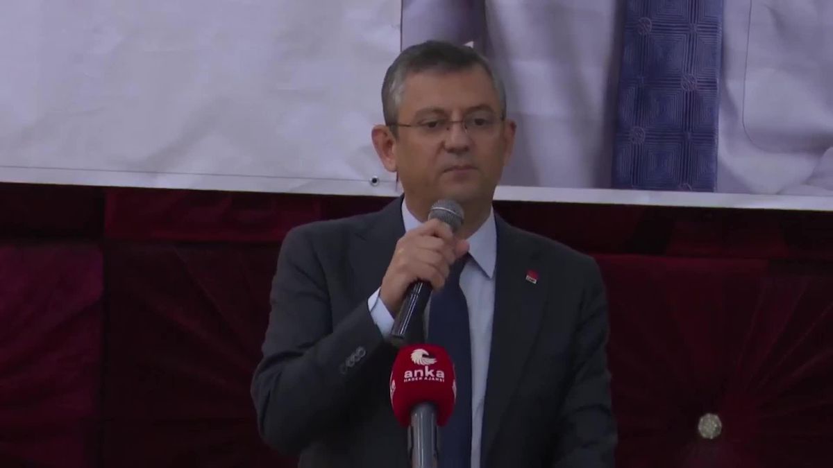 CHP Diyarbakır İl Kongresi... Özgür Özel: 'Birileri Onun Yolu, Bunun Yolu Diyarbakır'dan Geçer Diyor.