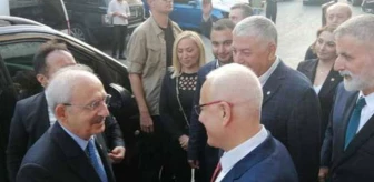 CHP lideri Kılıçdaroğlu, cezaevinden tahliye edilen Merdan Yanardağ'ı ziyaret etti