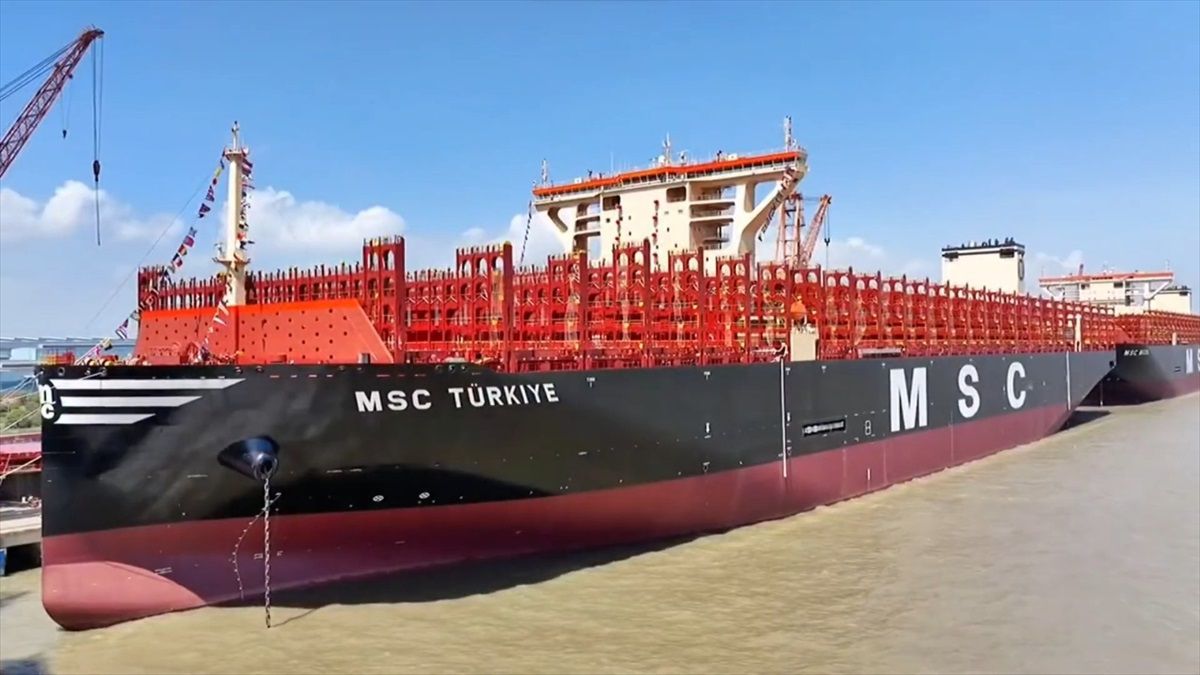 Dünyanın en büyük konteyner gemisine 'MSC Türkiye' adı verildi