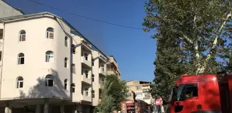 Kahramanmaraş'ta ağır hasarlı binada yangın çıktı