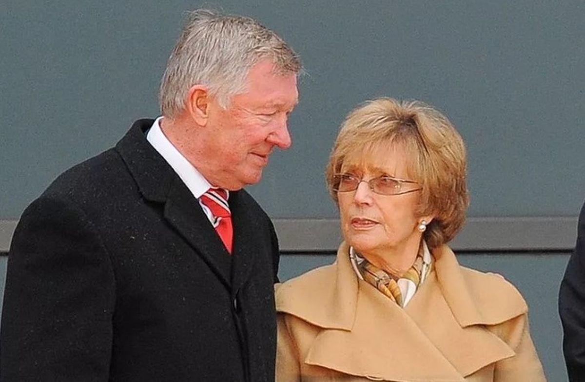 Manchester United'ın Efsane Teknik Direktörü Sir Alex Ferguson'un Eşi Hayatını Kaybetti