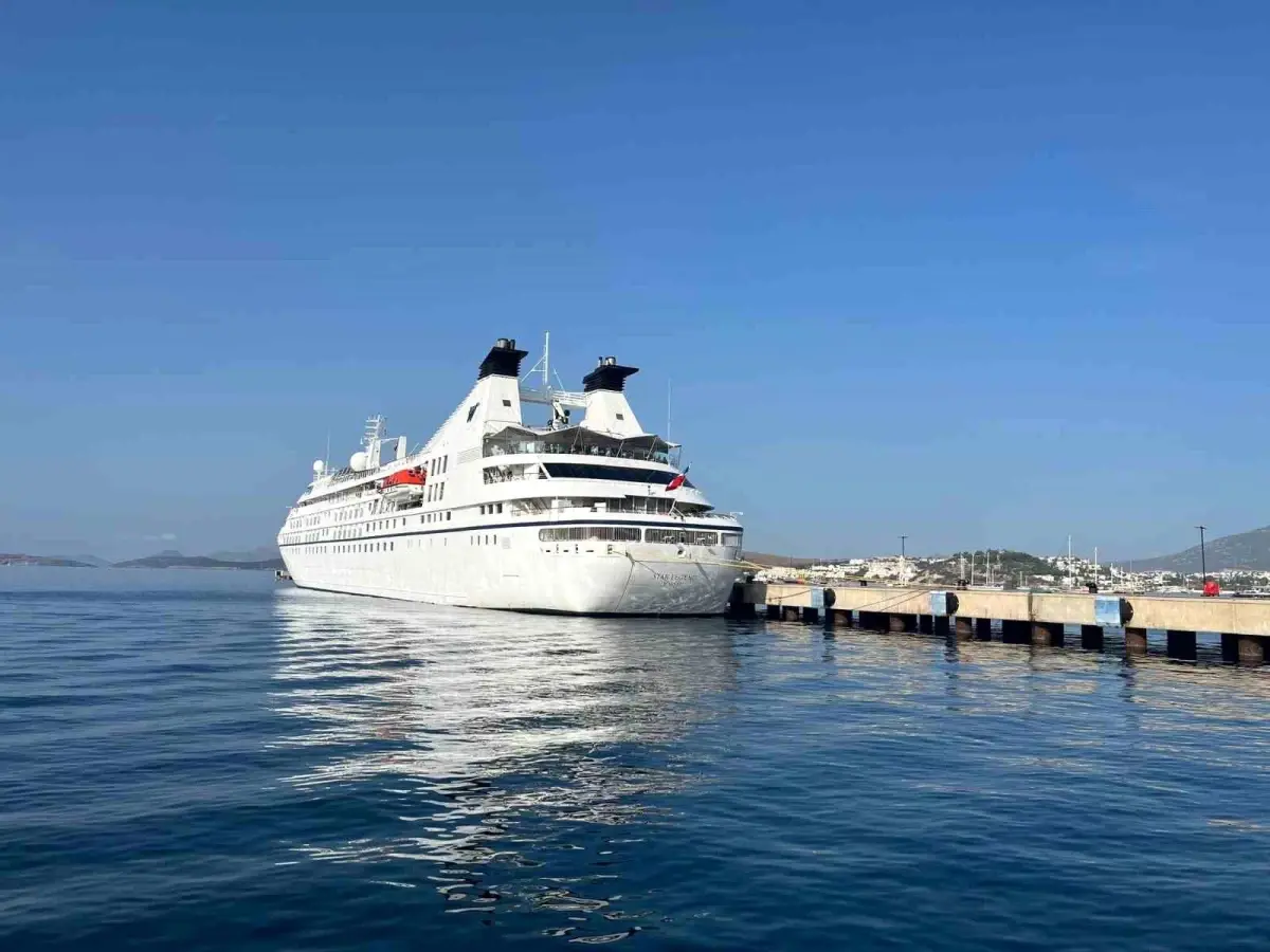 Muğla'ya Star Legend isimli kruvaziyer geldi