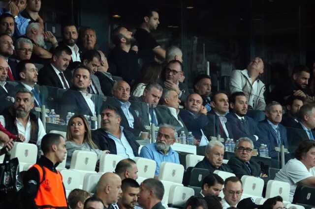 Türk futbolunda tarihi kriz! TFF Başkanı Büyükekşi tribündeki sloganı duyunca Çebi'ye parmak sallayıp stadı terk etti