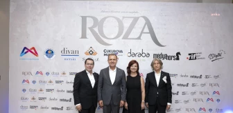 Vahap Seçer ve Eşi Meral Seçer, 'Roza' Filminin Galasına Katıldı