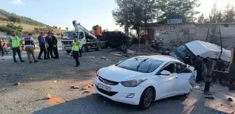 Gaziantep'te freni patlayan kamyonun çarptığı araçlarda hayatını kaybedenlerin deprem hikayesi