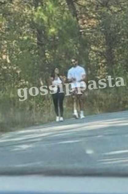 Aşk dolu dizgin devam ediyor! Şükrü Özyıldız ve Sibil Çetinkaya sarmaş dolaş Aşk dolu dizgin devam ediyor! Şükrü Özyıldız ve Sibil Çetinkaya sarmaş dolaş