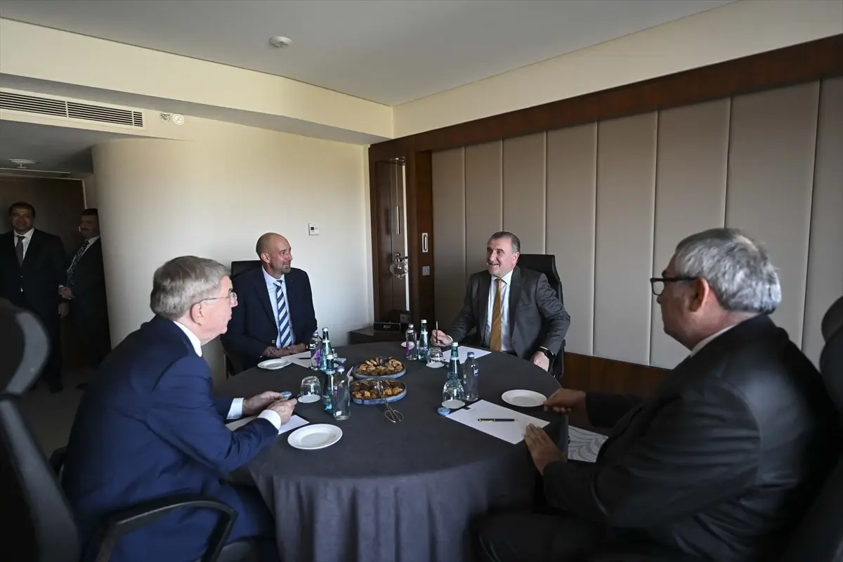 Gençlik ve Spor Bakanı Osman Aşkın Bak, Uluslararası Olimpiyat Komitesi Başkanı Thomas Bach ile Görüştü