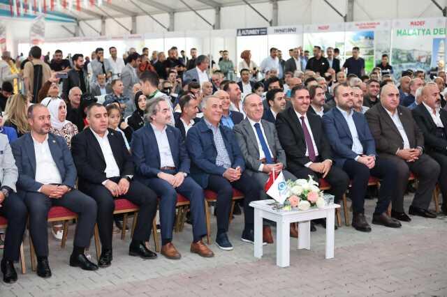 Sultangazi'de 4. Geleneksel Malatya Yöresel Ürün Günleri Başladı Sultangazi'de 4. Geleneksel Malatya Yöresel Ürün Günleri Başladı