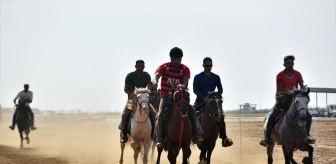 Manavgat'ta Geleneksel Rahvan At Yarışları Düzenlendi
