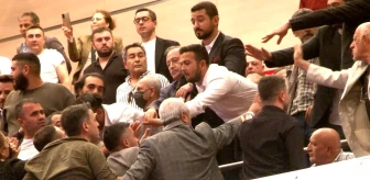 CHP İstanbul İl Kongresi'nde Arbede Çıktı