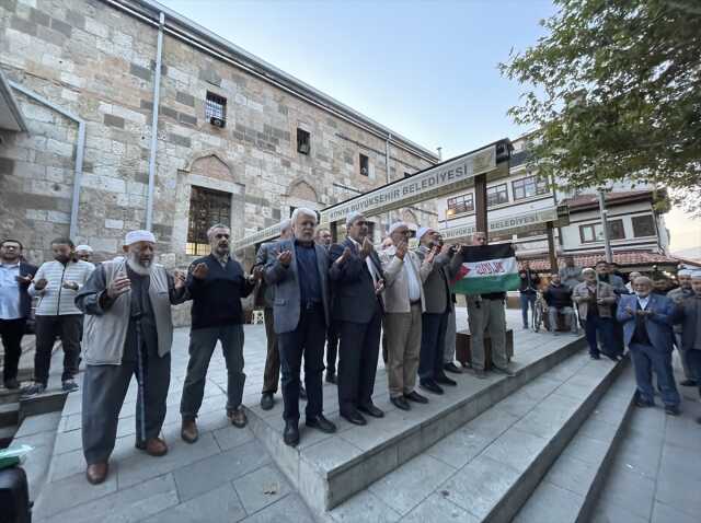 İSTANBUL-FATİH'TE BİNLERCE KİŞİ FİLİSTİN'E DESTEK İÇİN BULUŞTU