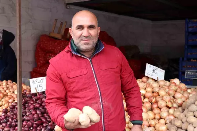 Hasat dönemi sona erdi! Sarı patates kilosu 20 liradan satılıyor Hasat dönemi sona erdi! Sarı patates kilosu 20 liradan satılıyor