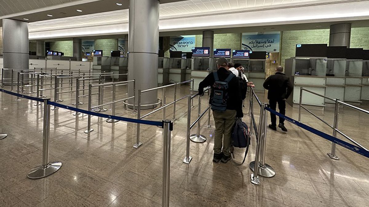 Çatışmaların ardından Ben Gurion Havalimanı'nın yurt dışından İsrail'e giriş kısmının boş kaldığı görüldü