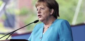 Eski Almanya Başbakanı Angela Merkel Hamas'ın İsrail'e saldırılarını kınadı