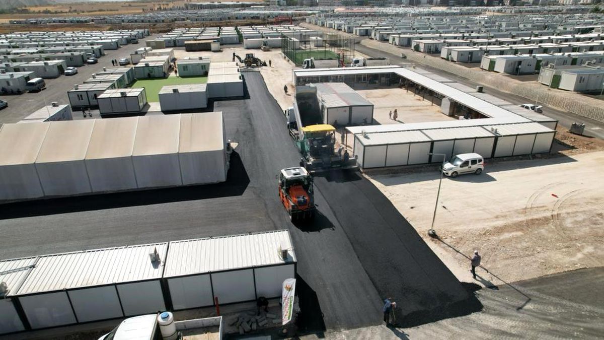 Adıyaman Belediyesi Konteyner Kentlerde Asfaltlama Çalışmalarına Devam Ediyor
