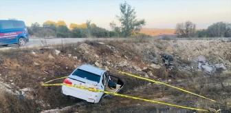 Bilecik'te Otomobil Şarampole Devrildi: 1 Ölü, 1 Yaralı